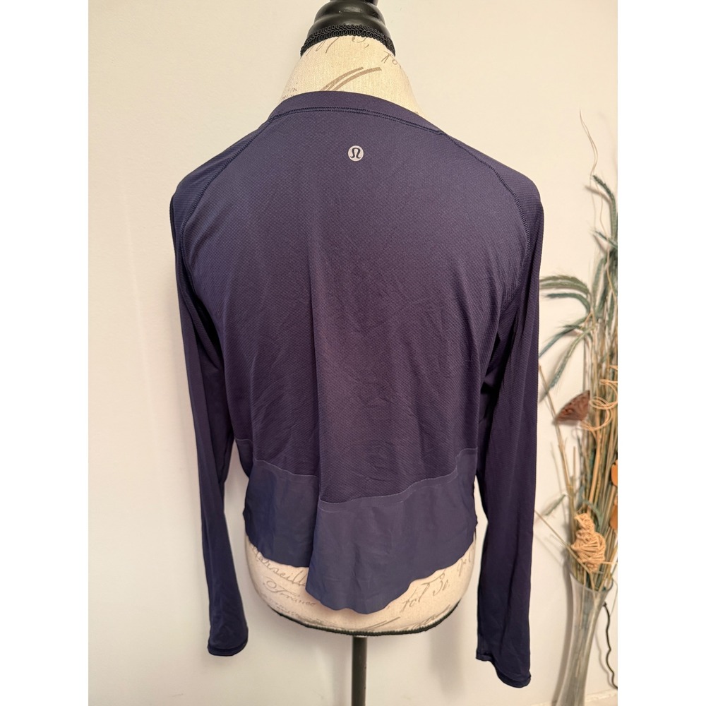 Lululemon final lap long sleeve Top Navy Blue Athletic Athleisure Shirt Women